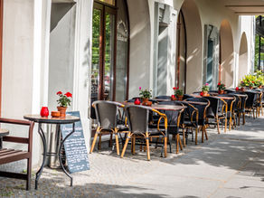 Außenbereich Restaurant – Professionelle Rohrreinigung für die Gastronomie zur Vermeidung von Abflussproblemen in Berlin
