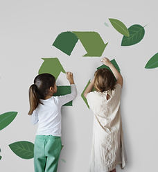 Bambini che si prendono cura dell'ambiente