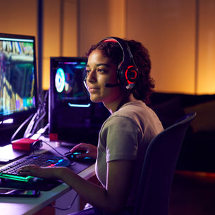 Digital Screens and Dry Eyes: How to Protect Your Vision in the Modern Age