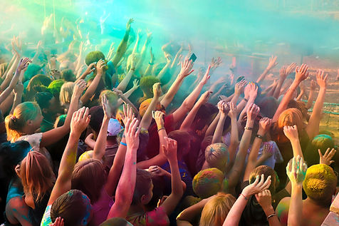 Foule du festival des couleurs