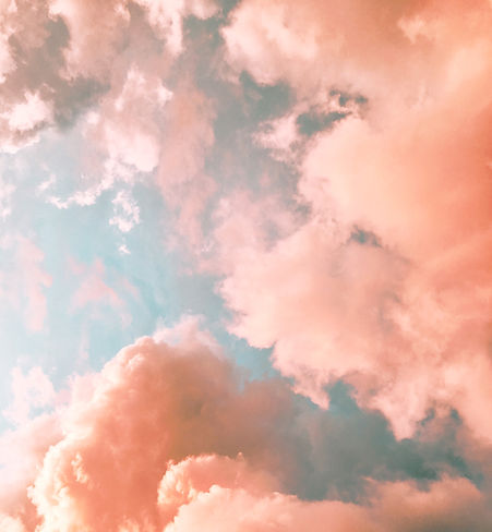 粉紅色的蓬鬆雲朵