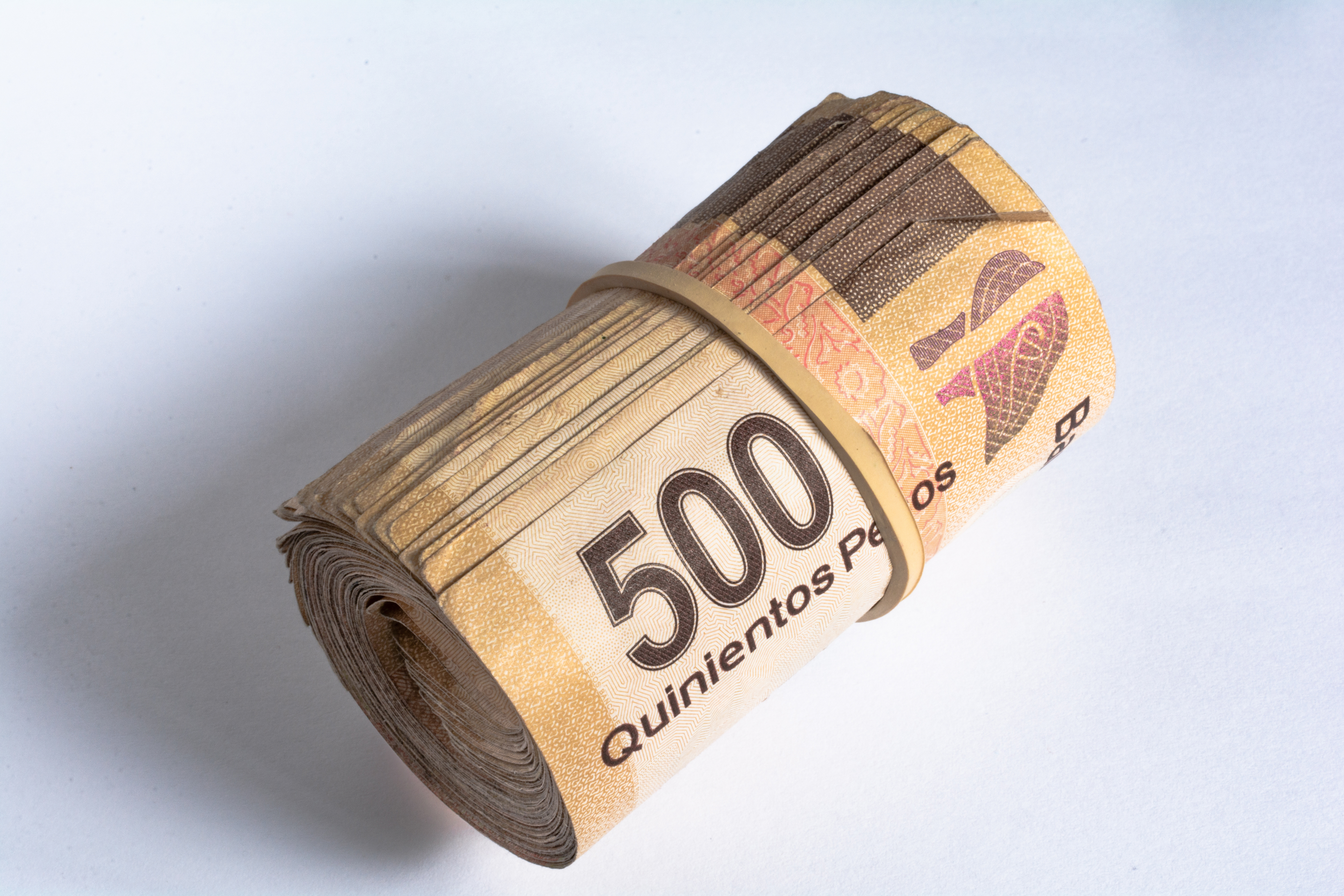 Peso mexicano se mantiene estable ante cierre gubernamental en EE.UU.
