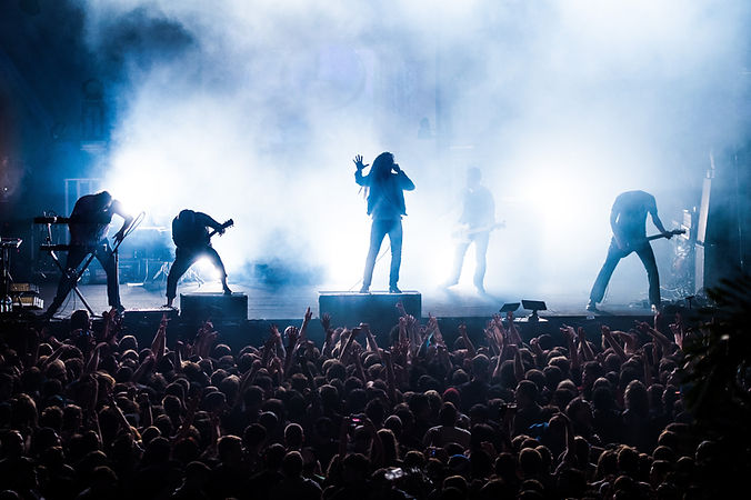 Scena di esibizione del concerto