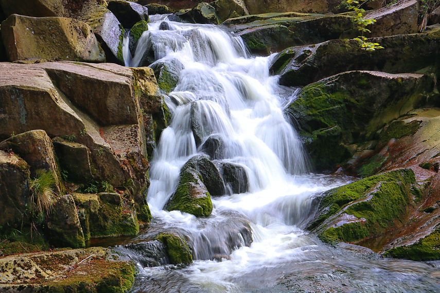 Natürlicher Wasserfall