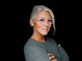 ¿Es posible revertir las canas? La verdad sobre el cabello gris y la ciencia detrás del color natural