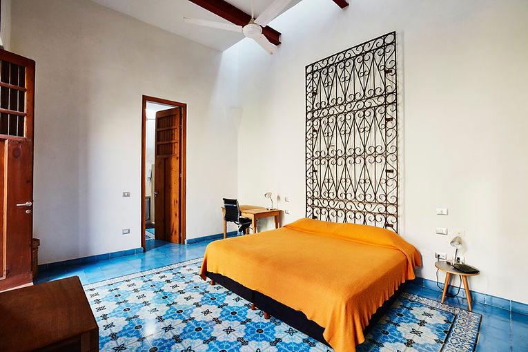 Cama anaranjada