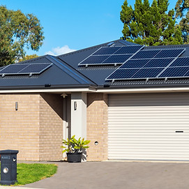 CASA CON PANELES SOLARES SAMEJ ENERGY