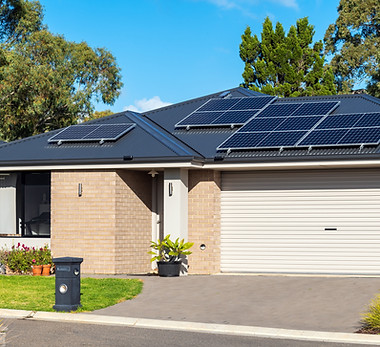 Maison alimentée à l’énergie solaire