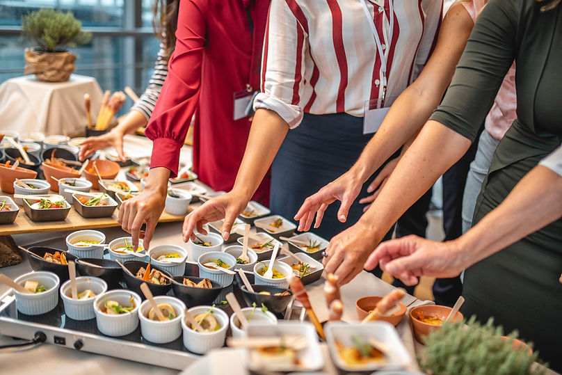 Scène de table de buffet