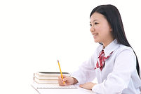 勉強する女子高生