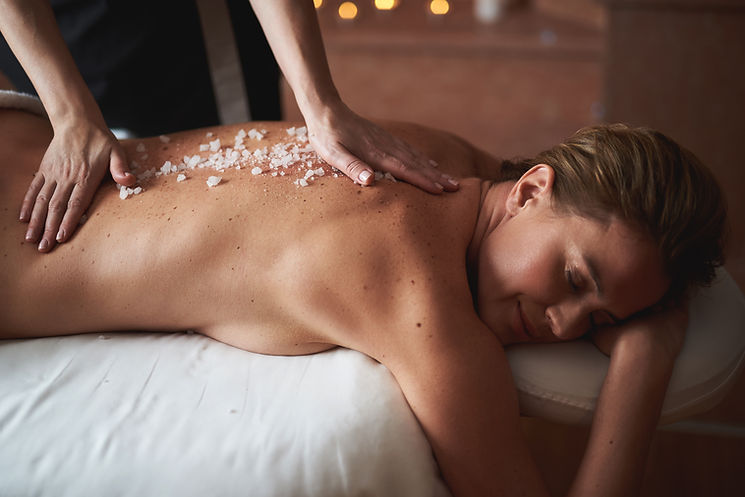 Relaxing body exfoliation massage