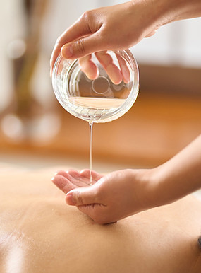 Anwendung des Massageöls