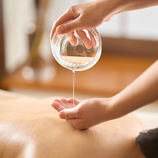 Aromaöl-Massage