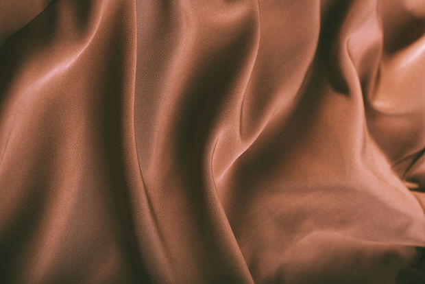 Soie marron caramel