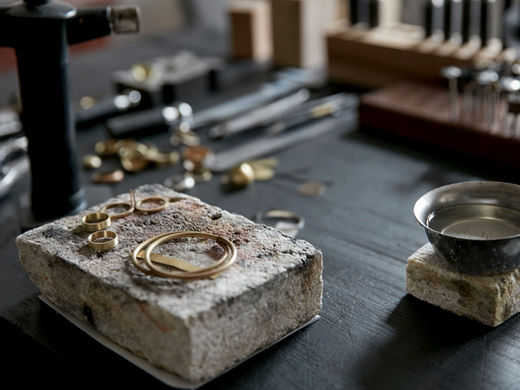 Precious Metals in Victorian British Jewellery
