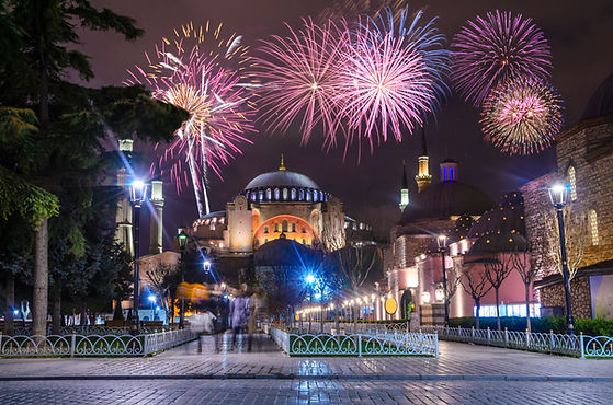 Ayasofya Üzerinde Havai Fişekler