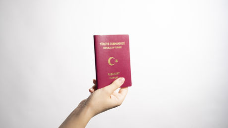 Hakim Kararı Olmaksızın Kişiye Pasaport Verilmemesi Hukuka Aykırıdır. 