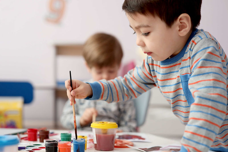 Activité de peinture pour enfants