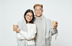 사람들이 안경을 쓰는 것