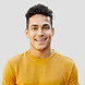 Homem novo de sorriso