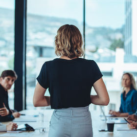 The Messy Middle: Why Growing Businesses Struggle to Win Contracts