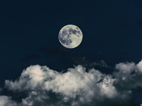 Comment et pourquoi adapter notre pratique de Yoga à la Pleine Lune ?