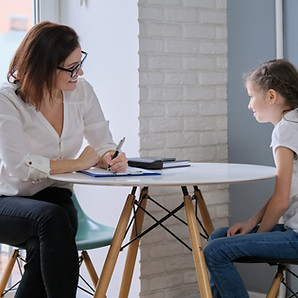 Девушка у женского терапевта