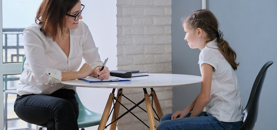 Girl at the female therapist