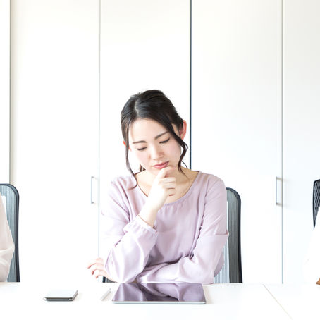 Social Media Management for Startup Brands: Agency vs. In-House