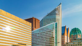 La compétitivité française à l'épreuve des mutations économiques internationales : analyse juridique des enjeux et perspectives