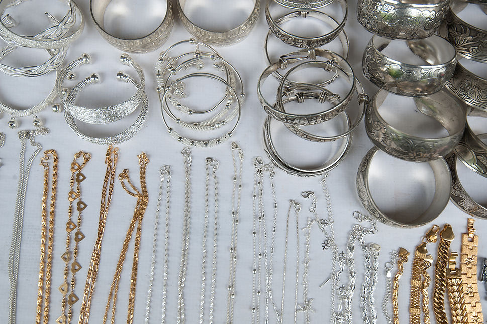 Accesorios de plata en un mercado de Vietnam