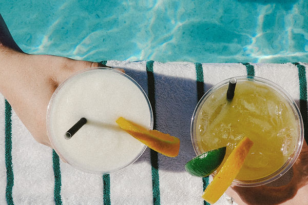 Cocktails and drinks by the pool