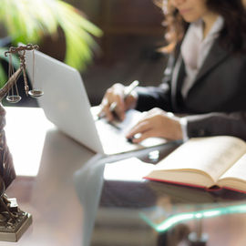 ПОЧЕМУ ВАЖНО ДОВЕРЯТЬ ОФОРМЛЕНИЕ СДЕЛОК С НЕДВИЖИМОСТЬЮ КВАЛИФИЦИРОВАННОМУ СПЕЦИАЛИСТУ?