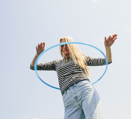 Hula Hoop Tänzerin
