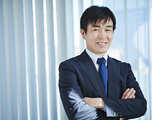 《投資会社→キャラクタービジネス》前職の経験が糧に 砂漠に岩の牛
