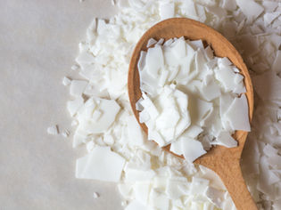 Cera de Coco: O Segredo da Queima Limpa e Sustentável das Velas Luaré