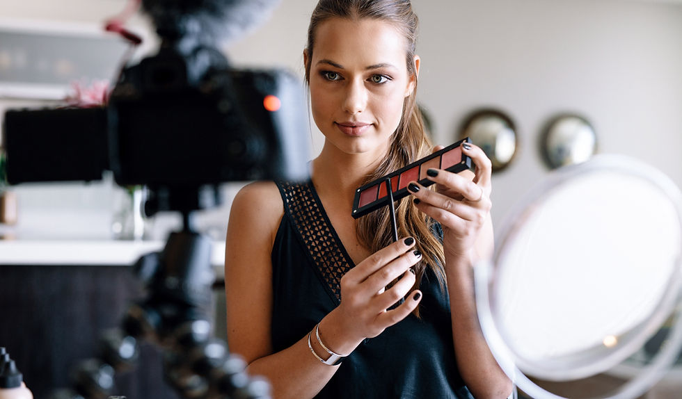 Influencer showing makeup
