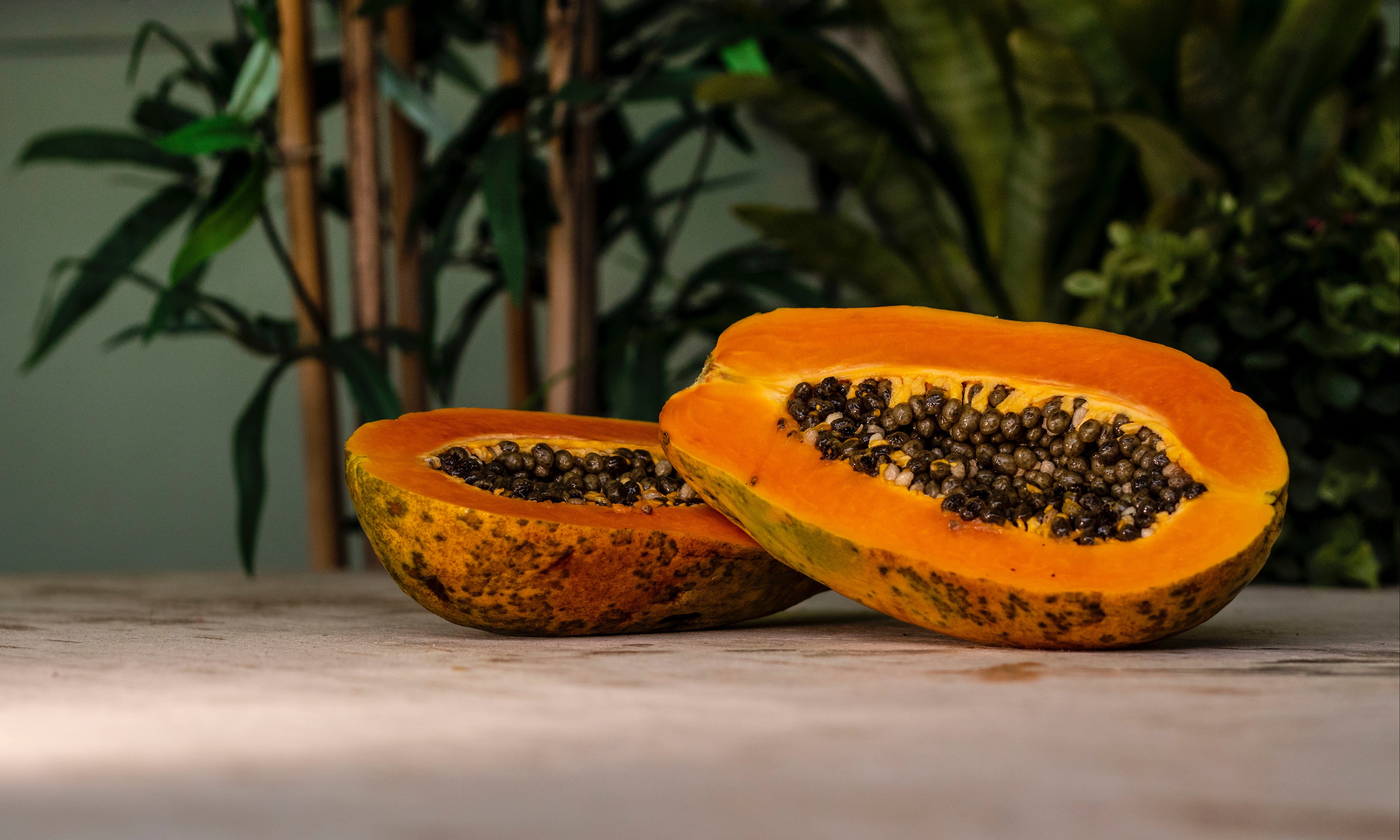 A picture of a papaya 