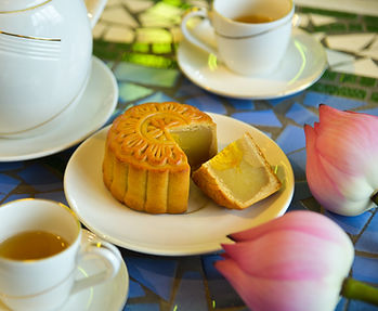 Mooncake i herbata w połowie jesieni