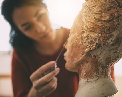 Atölyede Çalışan Sanatçı