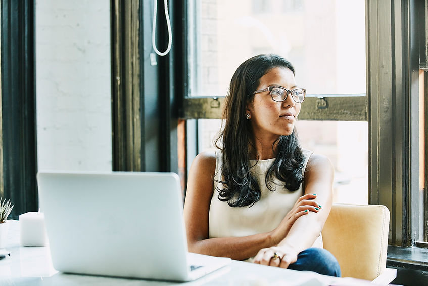 Mujer con laptop