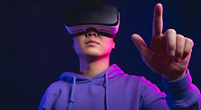 A person using VR wearable device