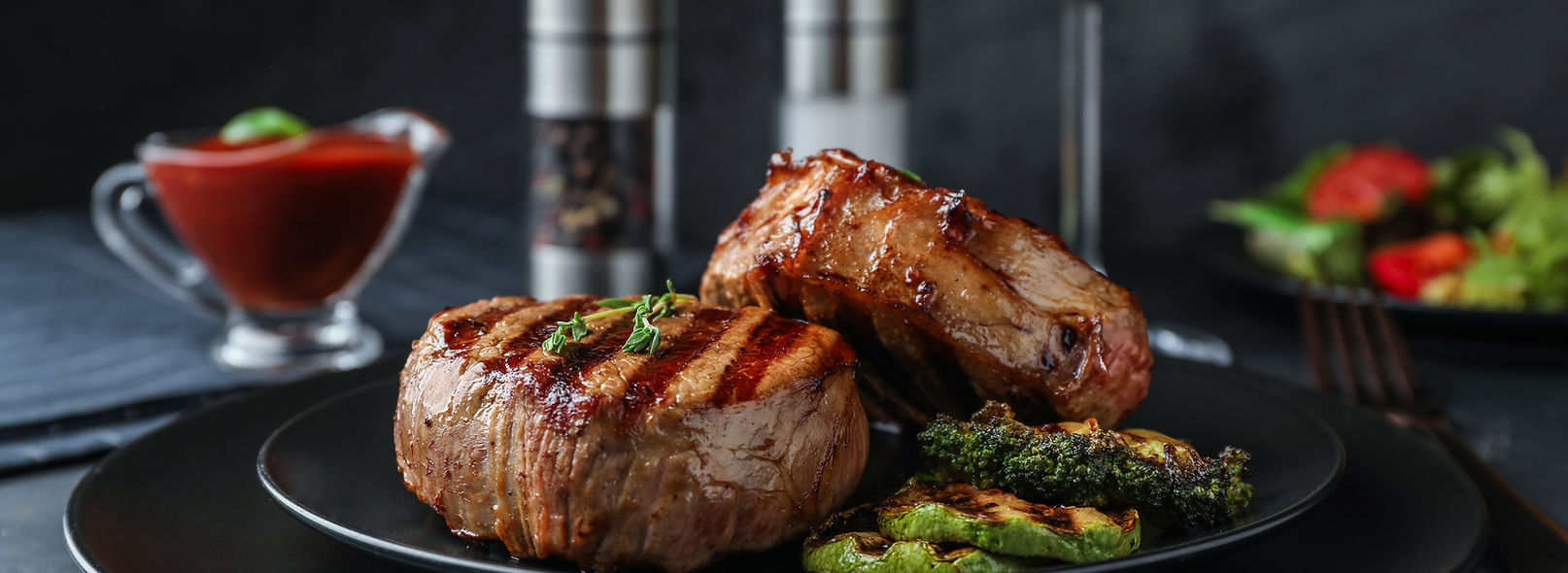 Filet mignon with broccoli, zucchini and baked potato