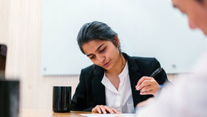 SAFE vs. Convertible Note: Choosing the Right First Investment Tool for Your Startup