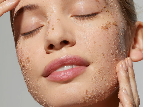 DEBUNKING COLLAGEN, AND WHY EVERYONE’S SUPPLEMENTING IT