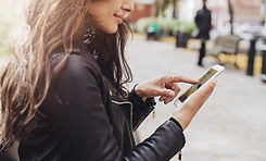 Mujer en su smartphone