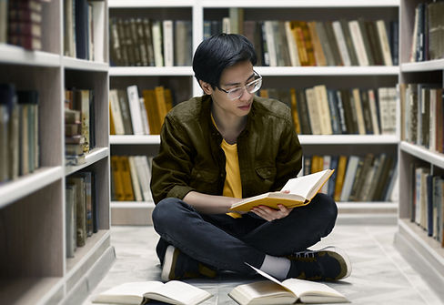 Rodeado de livros