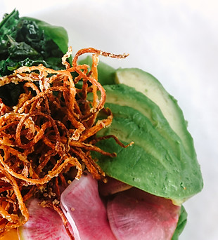 Ensalada con Cebollas Crujientes