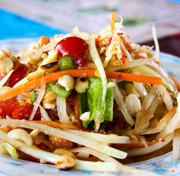 Thai spicy papaya salad