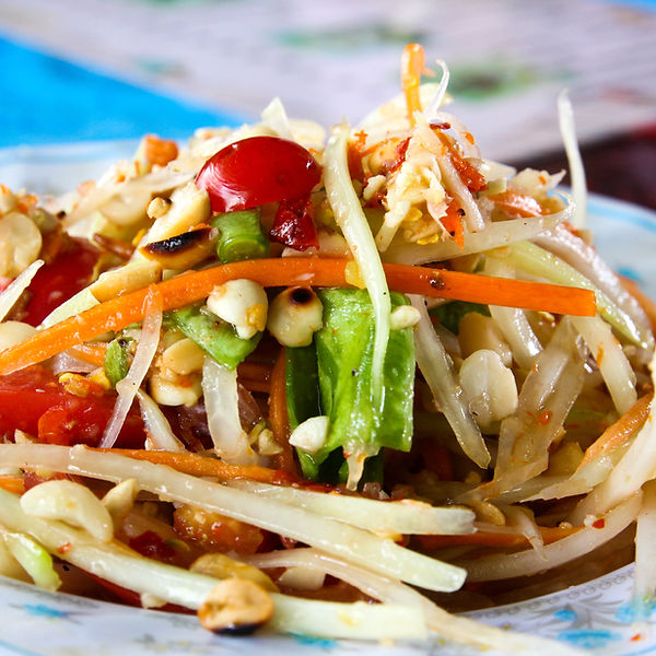 Thai spicy papaya salad